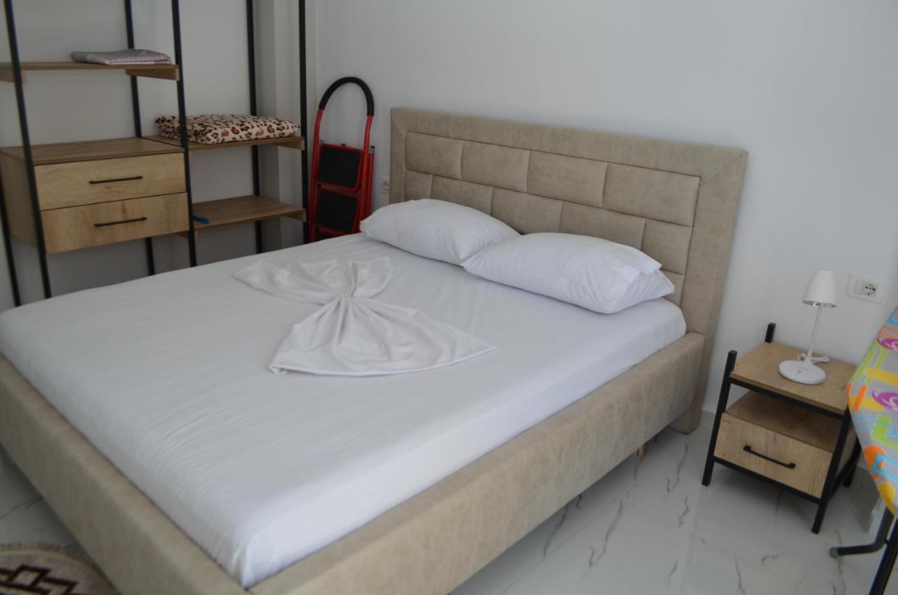 Akil Apartments Sarande Bagian luar foto