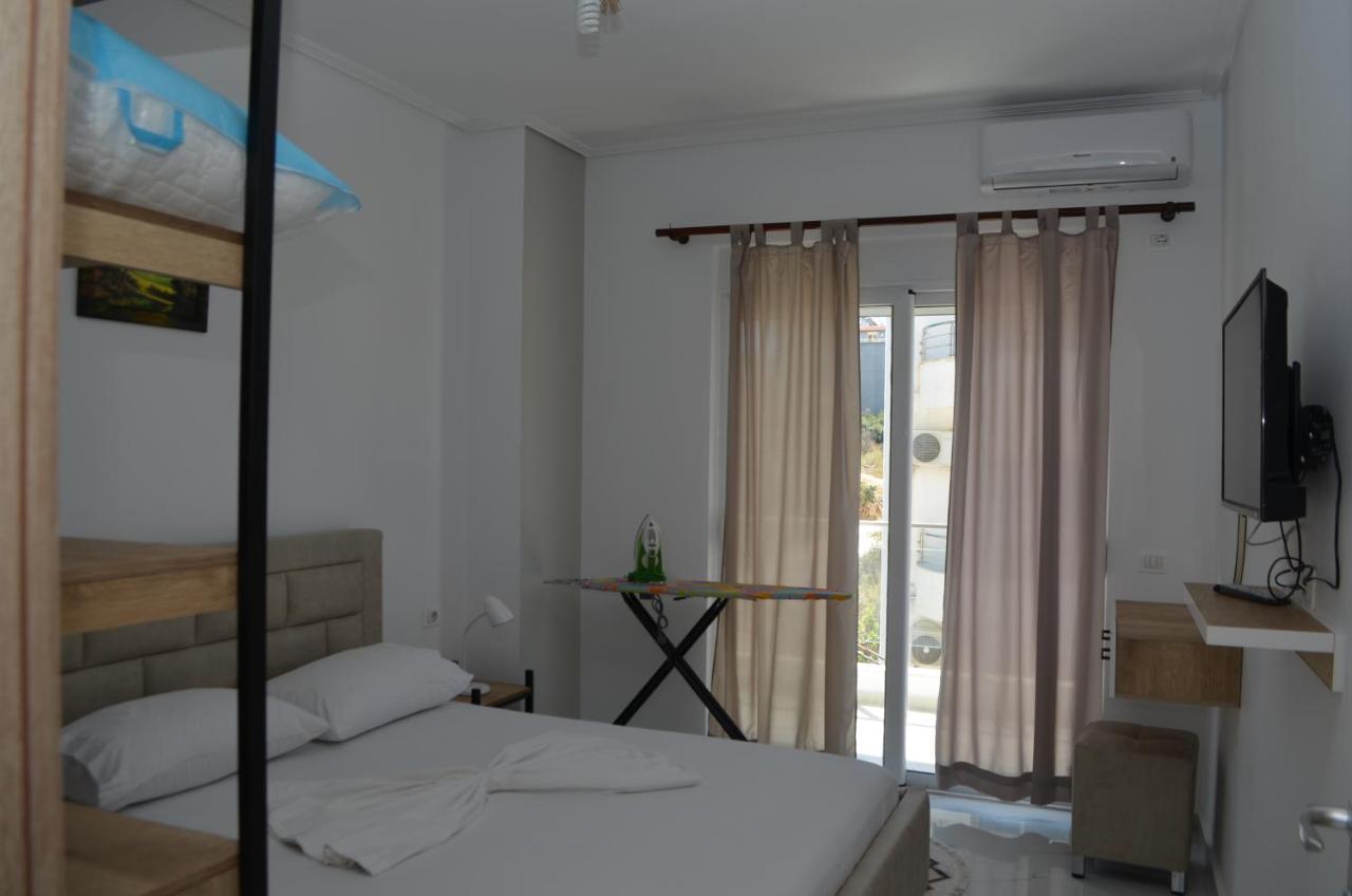 Akil Apartments Sarande Bagian luar foto
