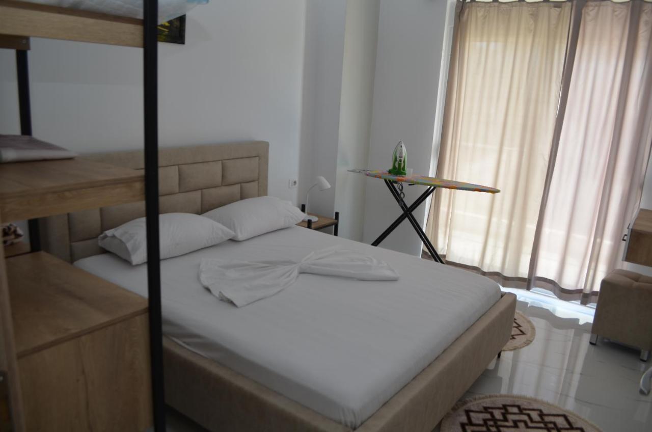 Akil Apartments Sarande Bagian luar foto