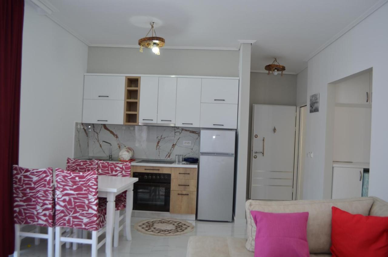 Akil Apartments Sarande Bagian luar foto