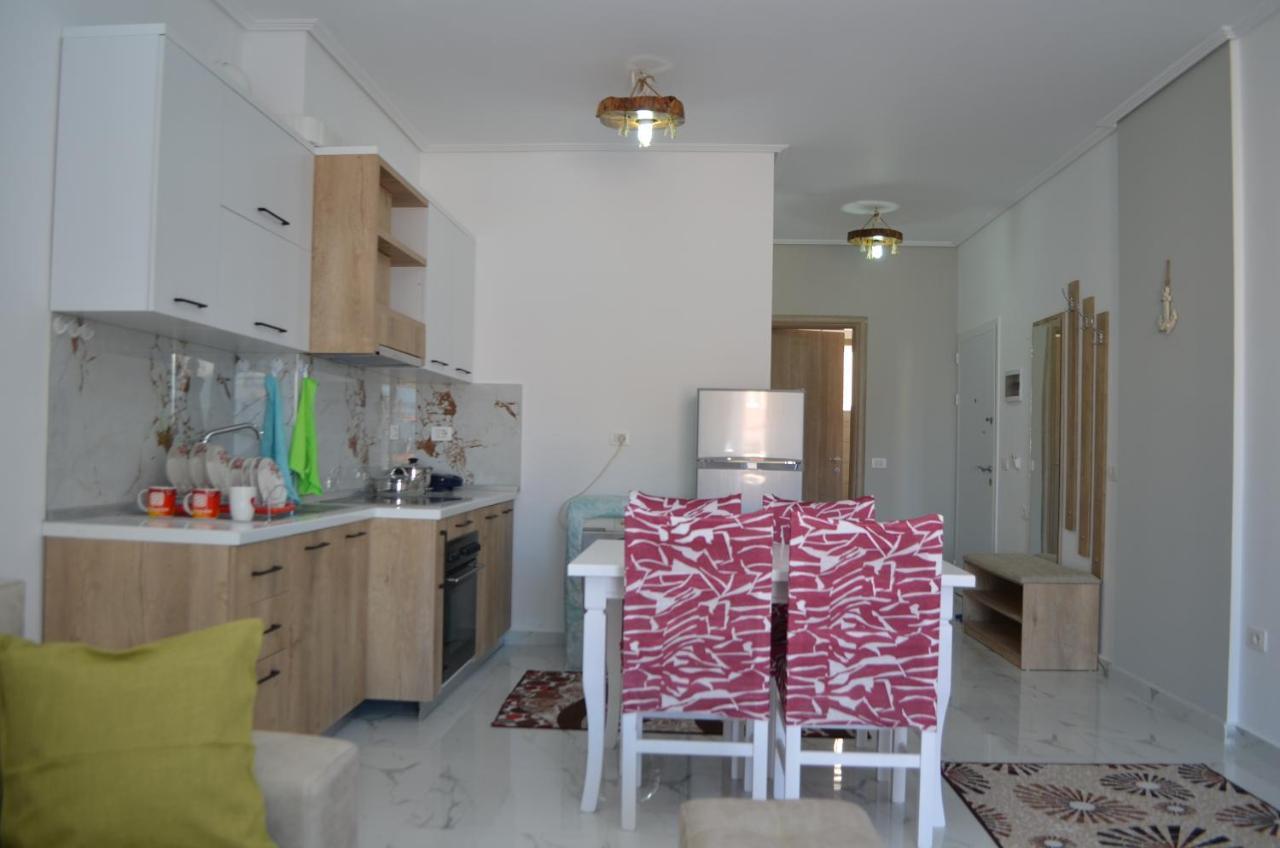 Akil Apartments Sarande Bagian luar foto