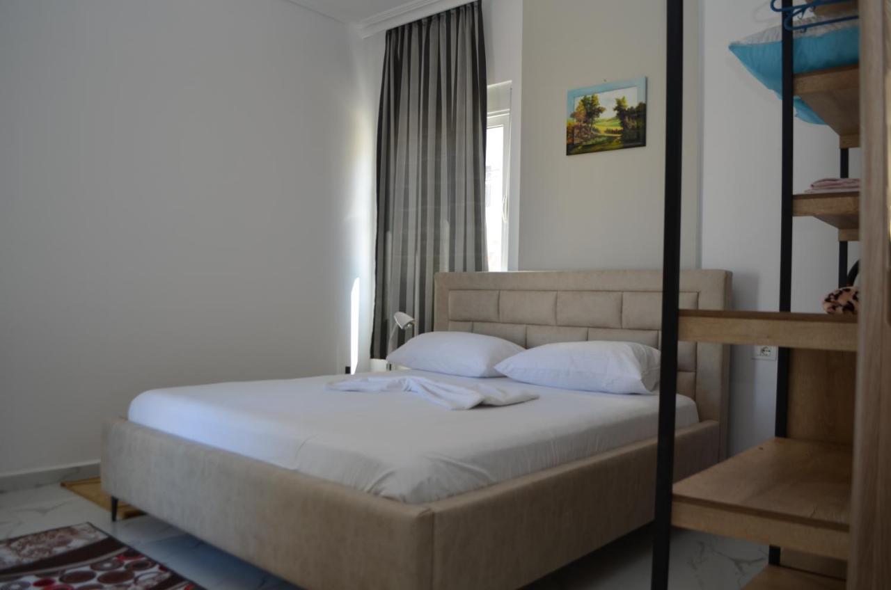 Akil Apartments Sarande Bagian luar foto
