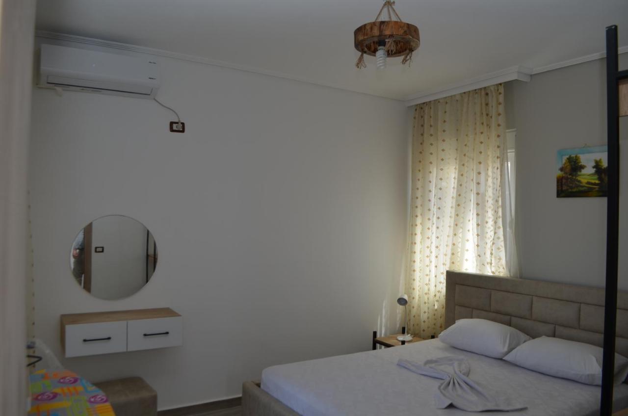 Akil Apartments Sarande Bagian luar foto