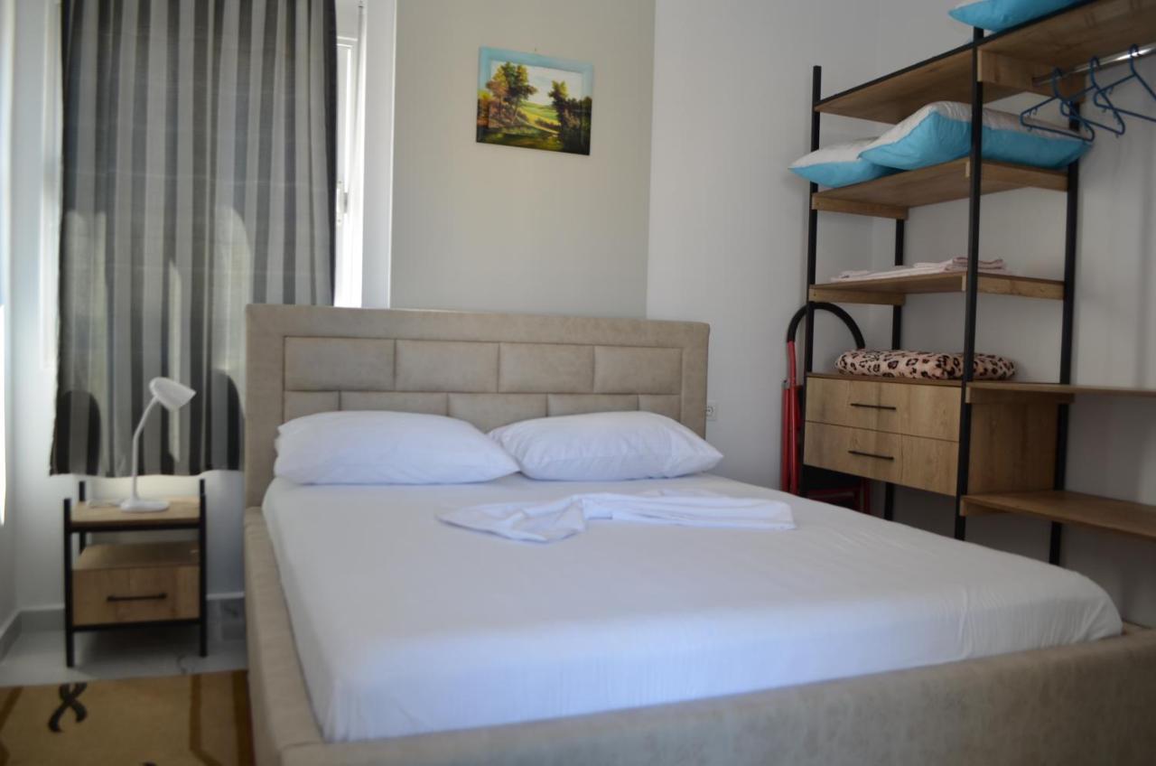 Akil Apartments Sarande Bagian luar foto