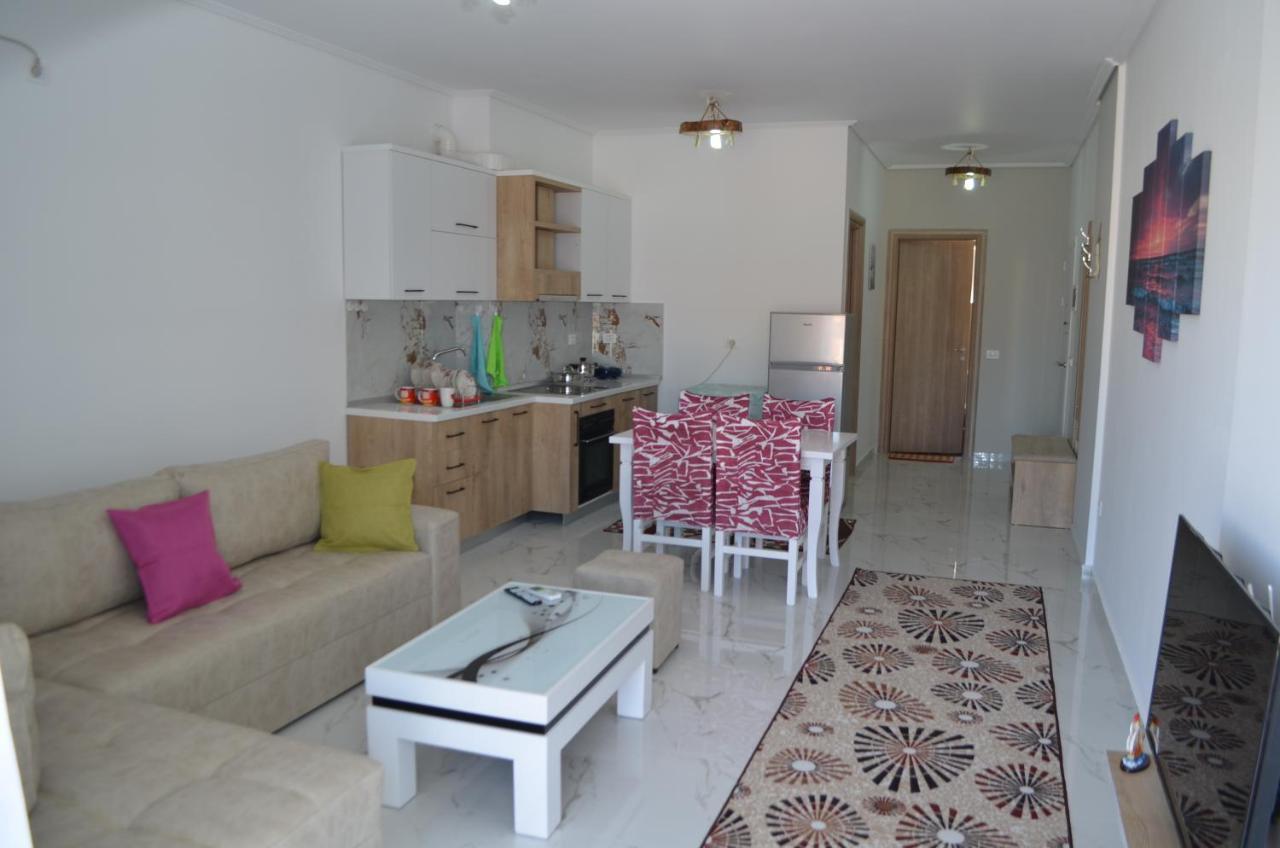 Akil Apartments Sarande Bagian luar foto