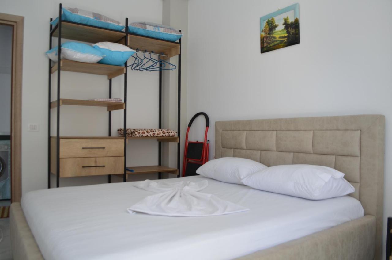 Akil Apartments Sarande Bagian luar foto