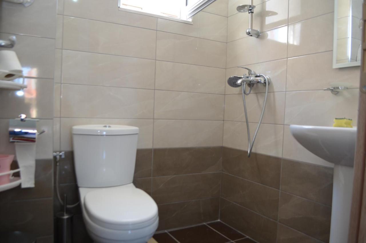 Akil Apartments Sarande Bagian luar foto