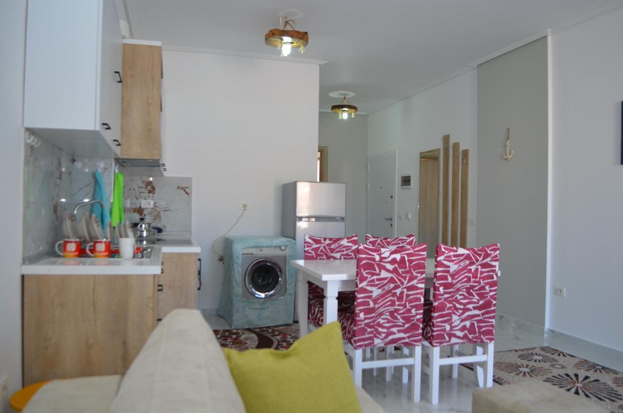 Akil Apartments Sarande Bagian luar foto