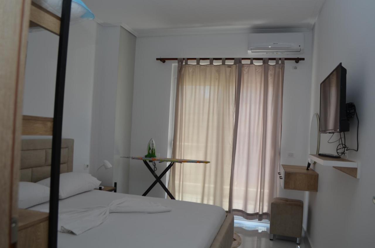 Akil Apartments Sarande Bagian luar foto