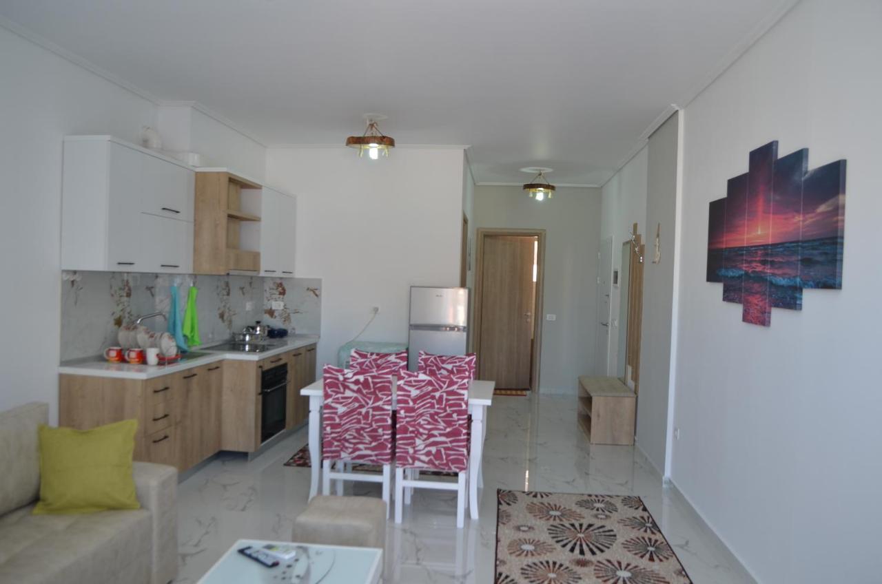 Akil Apartments Sarande Bagian luar foto