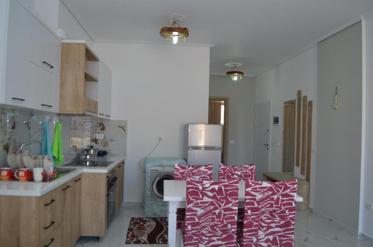 Akil Apartments Sarande Bagian luar foto