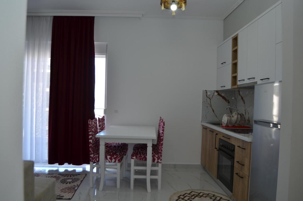 Akil Apartments Sarande Bagian luar foto