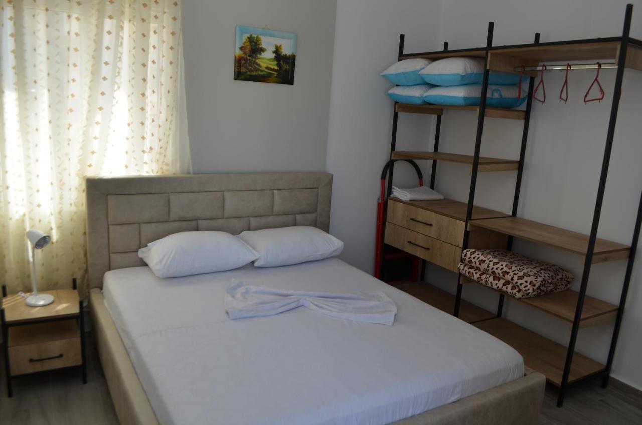 Akil Apartments Sarande Bagian luar foto