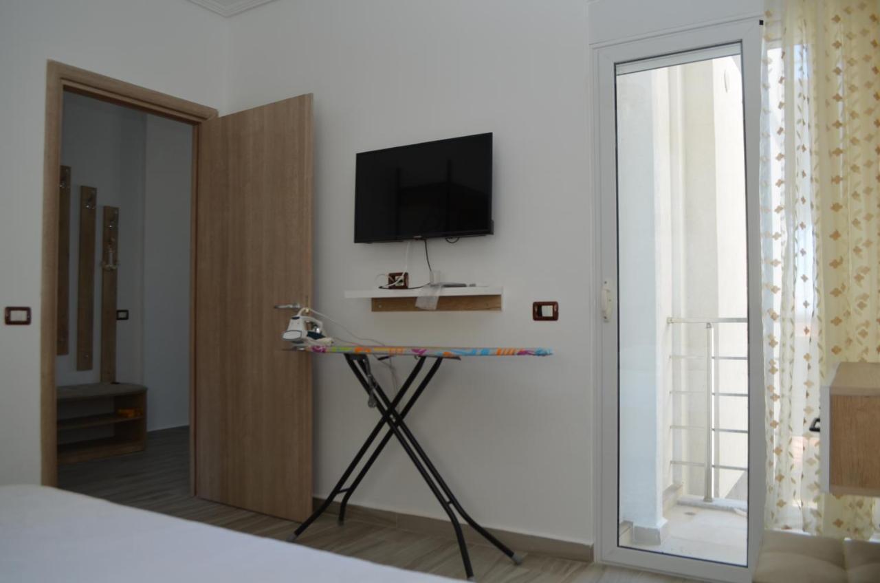 Akil Apartments Sarande Bagian luar foto